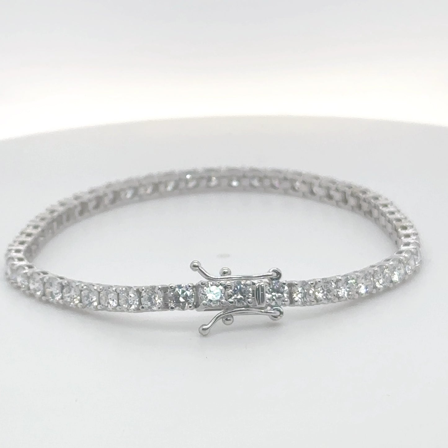 10 ctw Lab Grown Diamond Four Prong Tennis Bracelet (7 Inches)