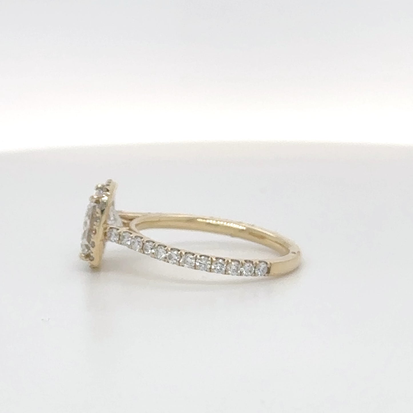 1.50 Carat Pear-Shaped E/VS1 GIA-Certified Diamond Ring