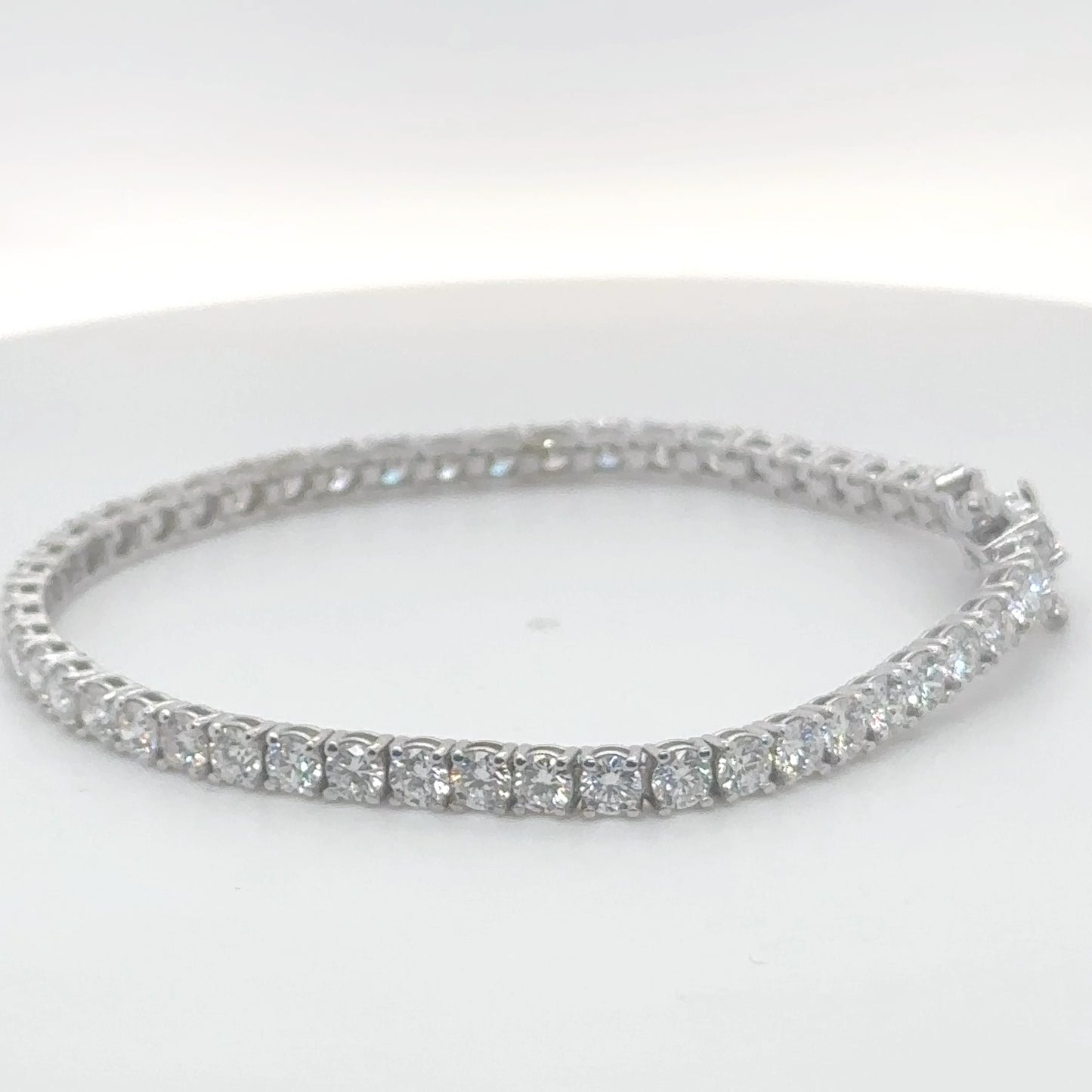 10 ctw Lab Grown Diamond Four Prong Tennis Bracelet (7 Inches)