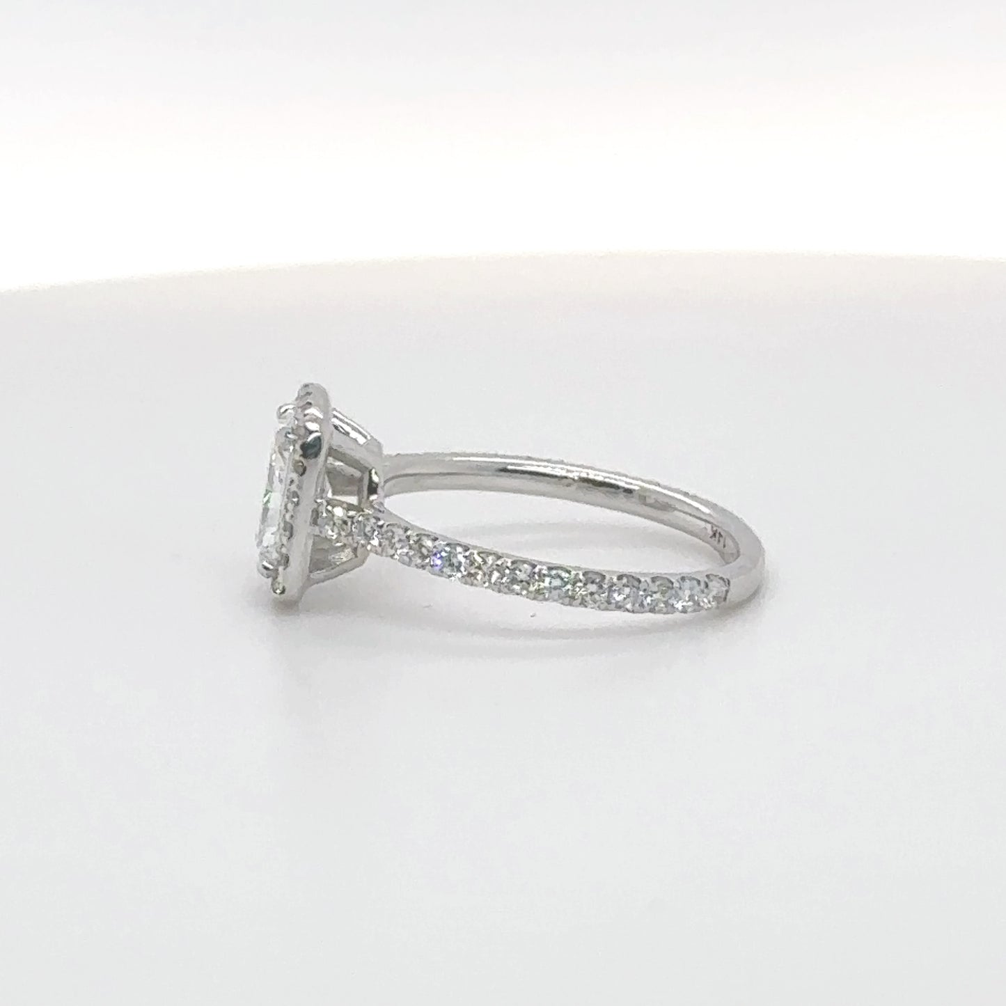 1.02 Carat Radiant D/VVS2 GIA-Certified Diamond Ring